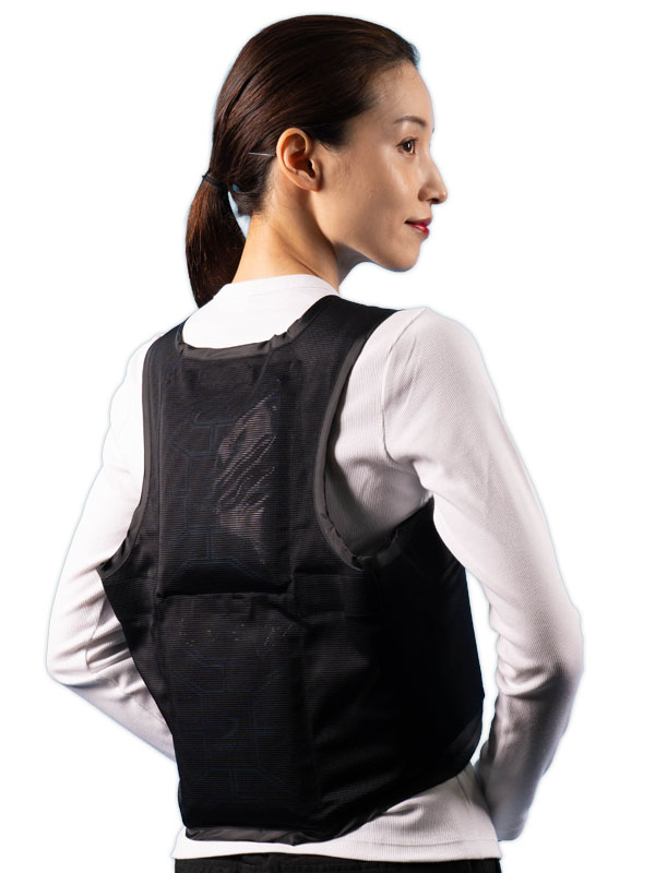 ひえぽかベスト 黒 背面