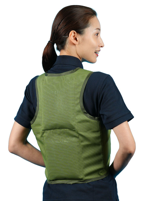 ひえぽかベスト カーキ 背面